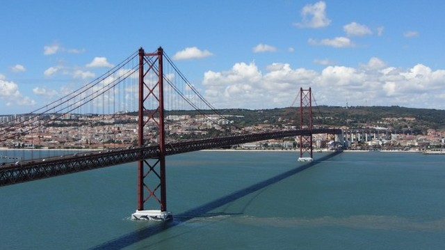 Melyik híd található Lisszabonban?