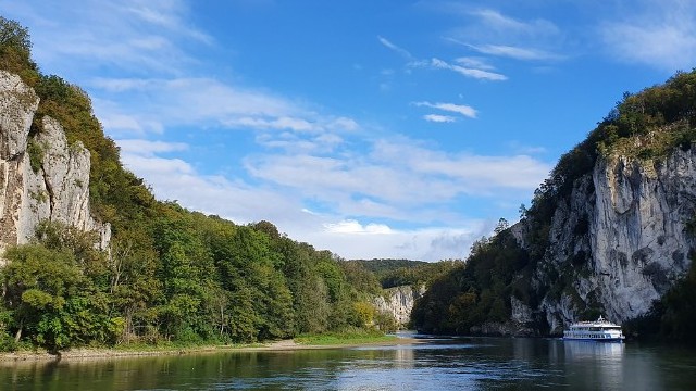 Melyik főváros NEM a Duna partján fekszik?