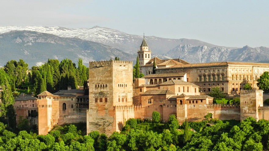 Hol található Alhambra, ez a mór építésű erőd és palota?