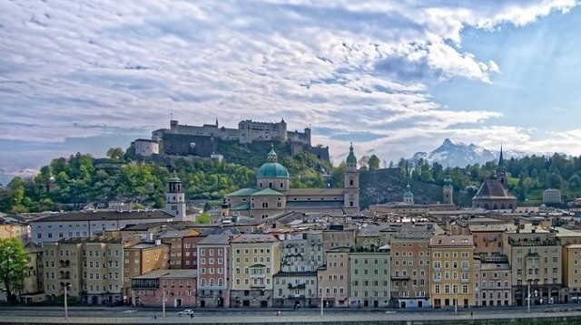 Melyik országban található Salzburg?