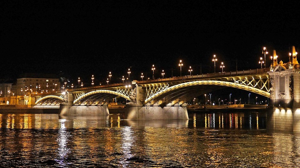 Melyik budapesti híd ez?