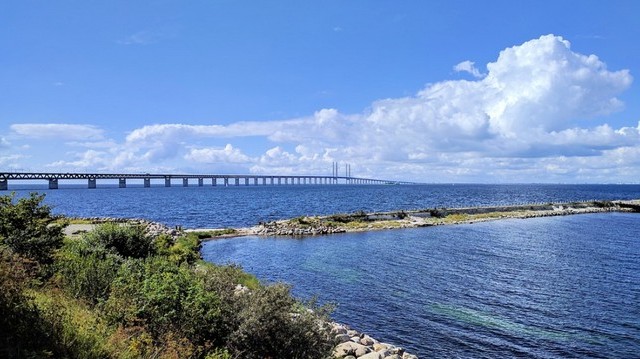 Az alábbi országok közül melyiknek nincs tengerpartja a Földközi-tengernél?