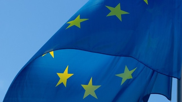 Hány arany csillag van az EU zászlaján?