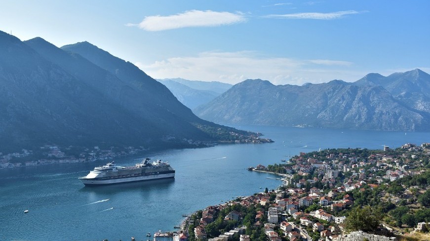 Adriai-tenger menti ország.