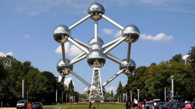 Melyik város meghatározó nevezetessége az Atomium?