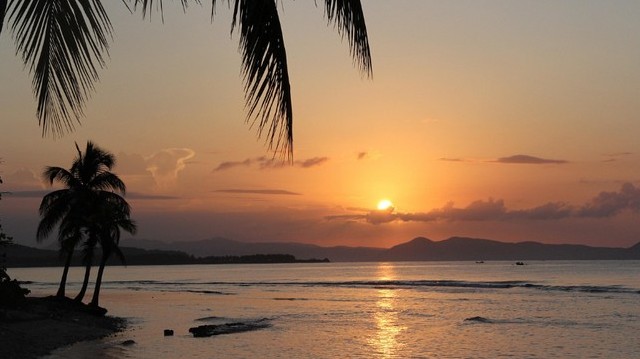 Az Egyesült Királyság tengerentúli területe. Szigetcsoport a Karib-szigeteken. Fővárosa George Town