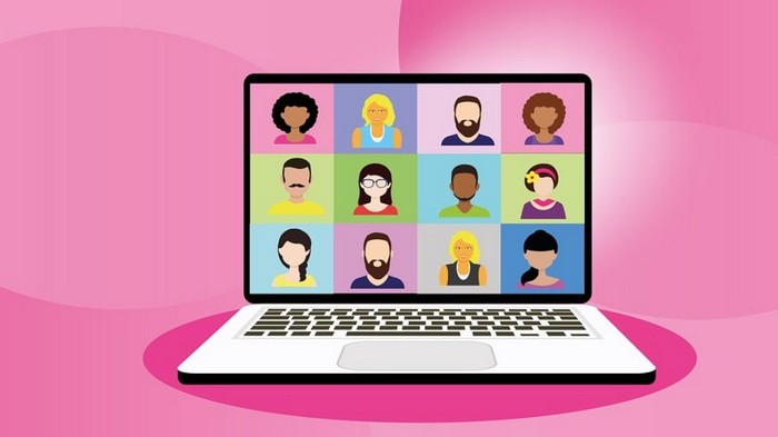 Melyik várost hívták egykor Sztálinvárosnak?