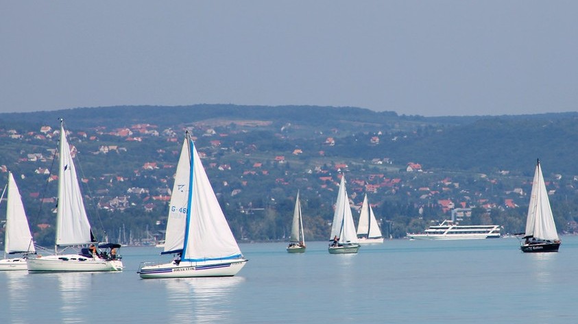 Így nevezik a balatoni vitorlásversenyt.