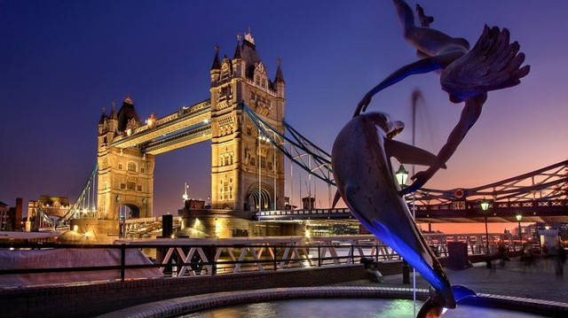 Miről nevezetes a londoni Tower Bridge? Miről nevezetes a londoni Tower Bridge?