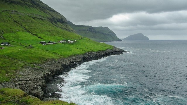 Melyik szigeteknek a magyar neve: Juh-szigetek (Norvégia, Skócia és Izland között található)