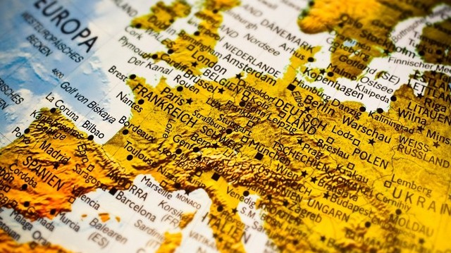 A felsoroltak közül, melyik Közép-Európa legnagyobb tava?